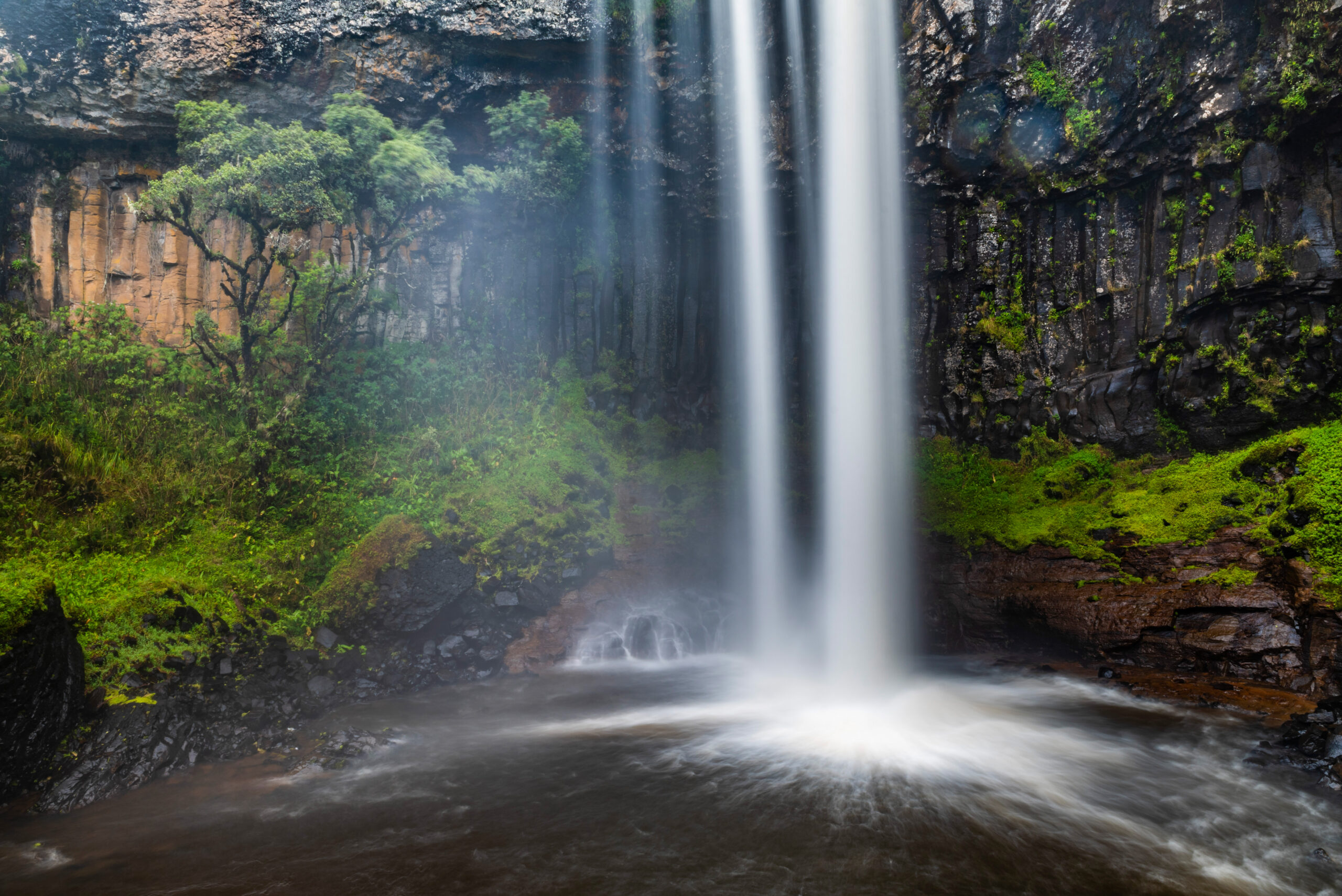 African_Landscape_Of_Waterfall_In_Kenya_original_1670301_MA