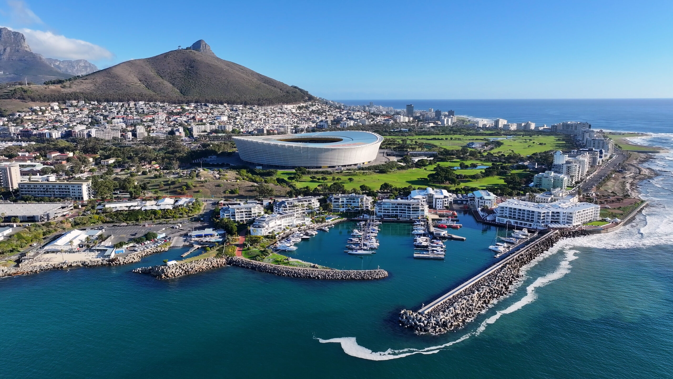 Downtown_District_At_Cape_Town_In_Western_Cape_South_Africa._original_2646807_MA