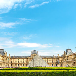 Museum_In_The_Center_Of_Paris_original_3952924_MA_Web